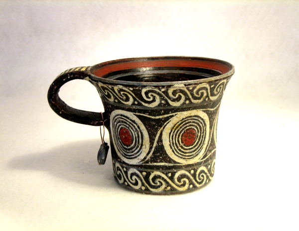 649x.jpg Cretan cup