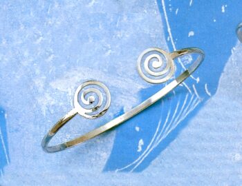Spiral Greek key Bangle